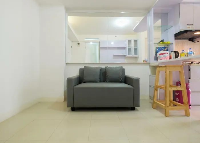 Simply Living 2Br At Bassura City Apartment By Travelio